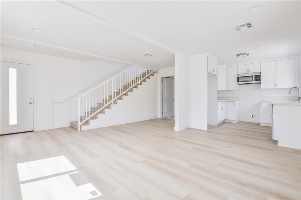 1043 W 151st Street Property Photo 16