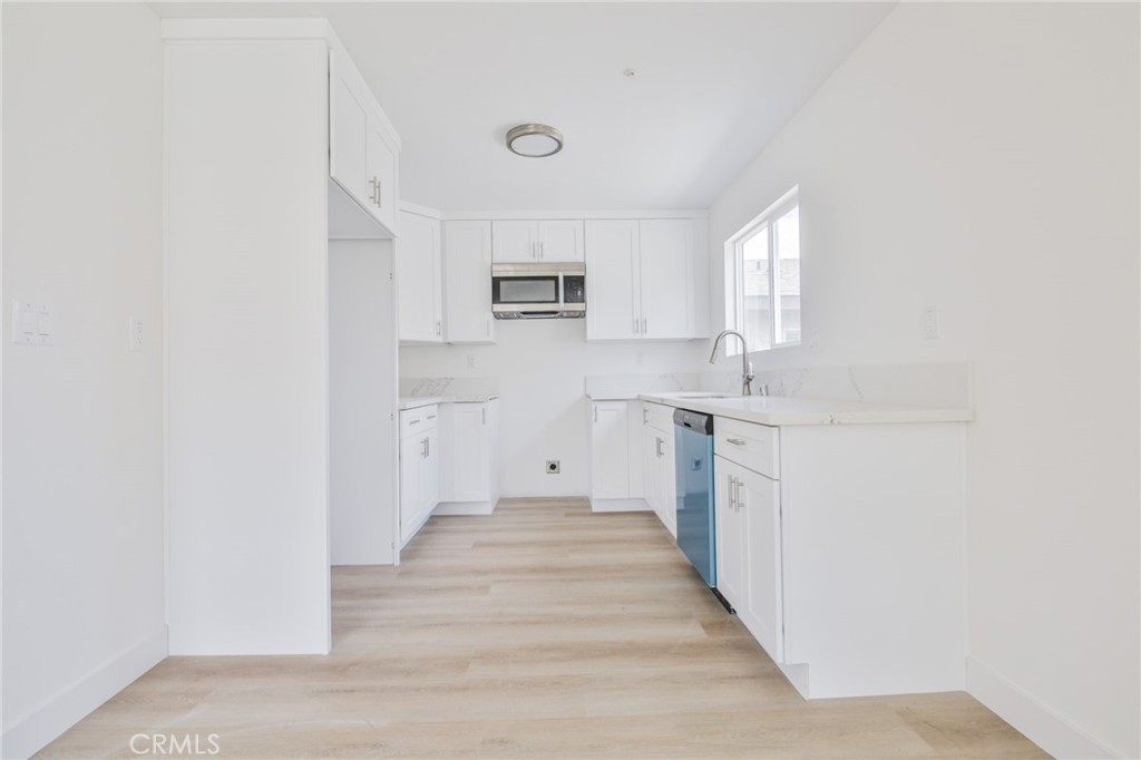 1043 W 151st Street Property Photo 17