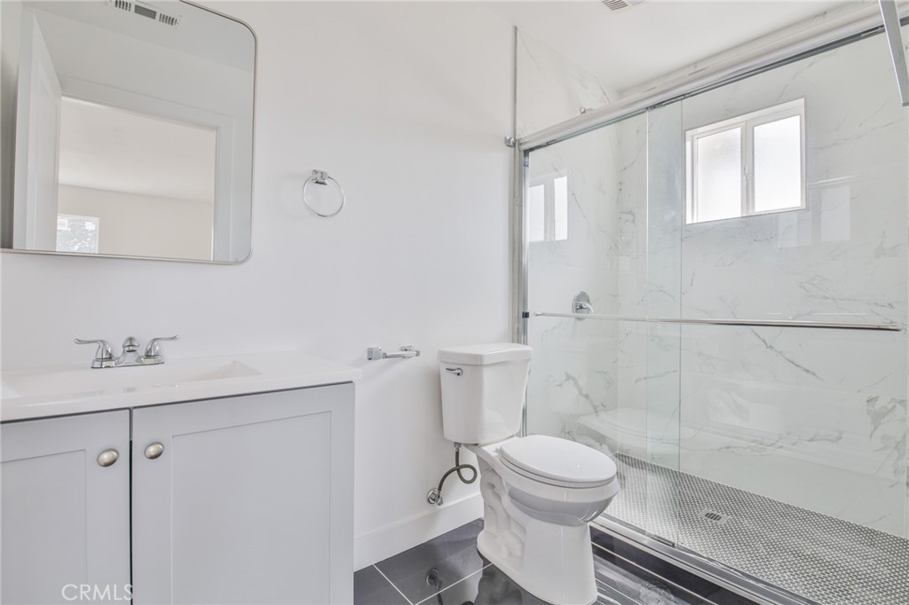 1043 W 151st Street Property Photo 22