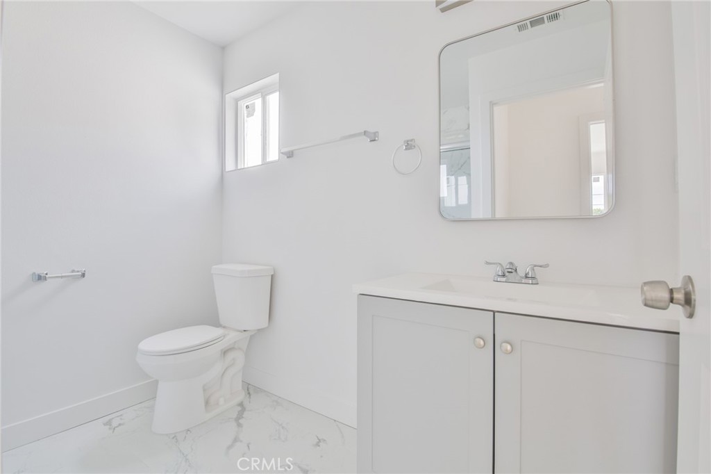 1043 W 151st Street Property Photo 27