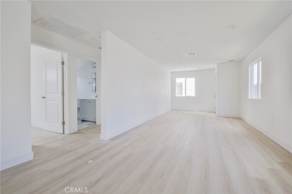 1043 W 151st Street Property Photo 31