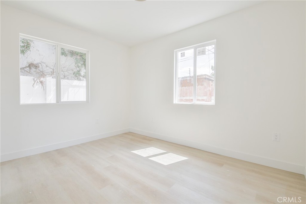 1043 W 151st Street Property Photo 33