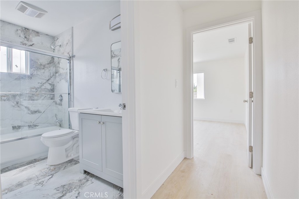 1043 W 151st Street Property Photo 35