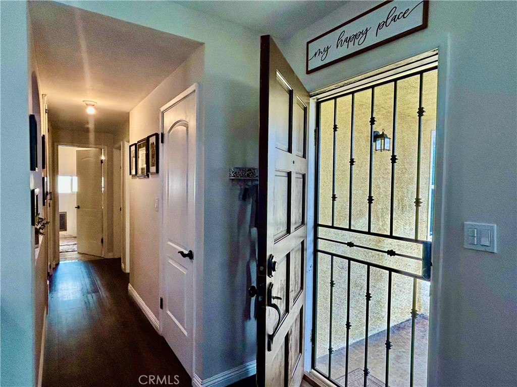 205 E Cypress Property Photo 3