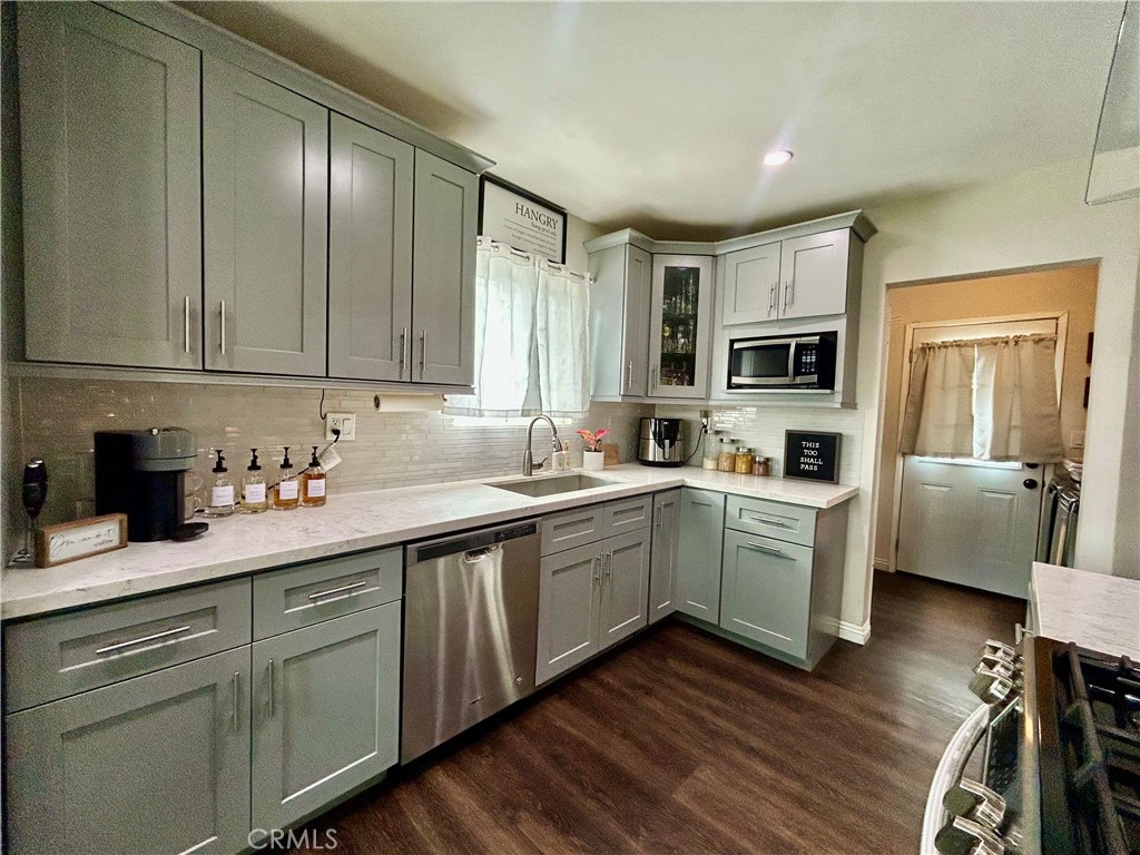 205 E Cypress Property Photo 7