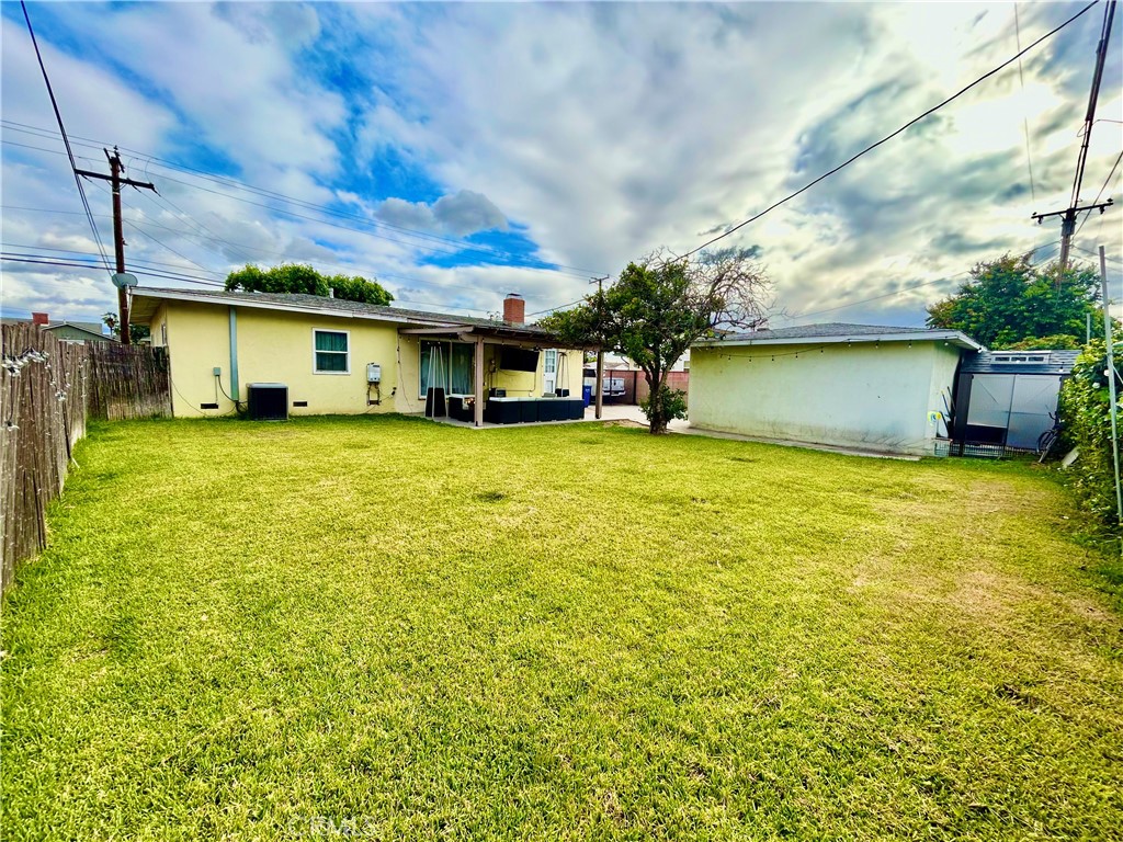 205 E Cypress Property Photo 19
