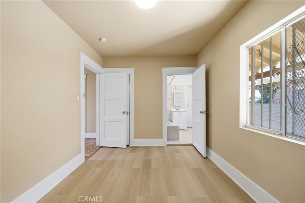 242 W 88th Property Photo 15