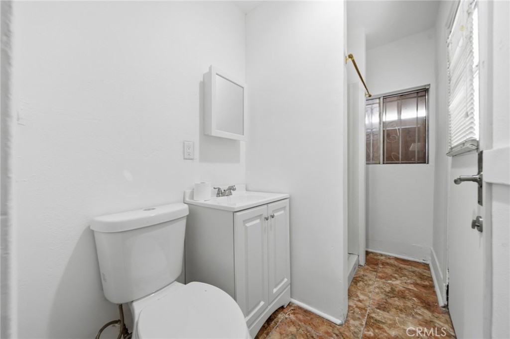 242 W 88th Property Photo 26