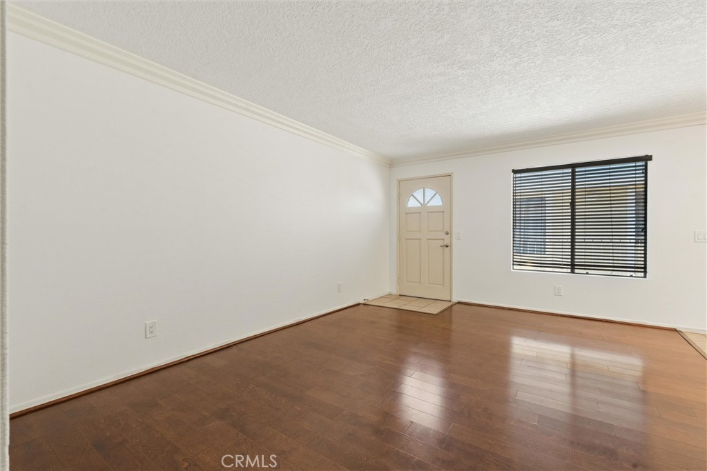 3425 E 15th 12d Property Photo 4