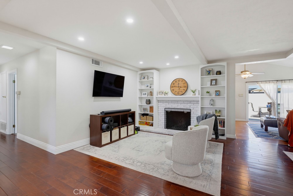 5421 Park Property Photo 6