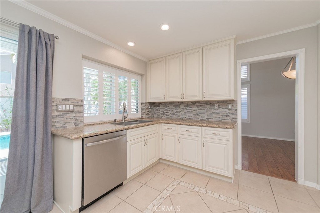 3420 New York Property Photo 17