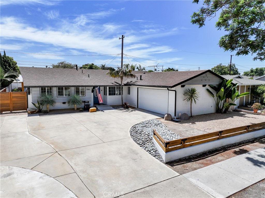 1566 W Crone Property Photo 1