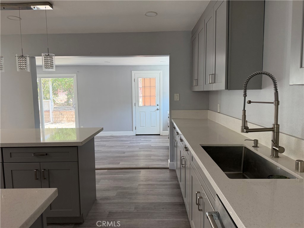 6603 Mitad Court Property Photo 7