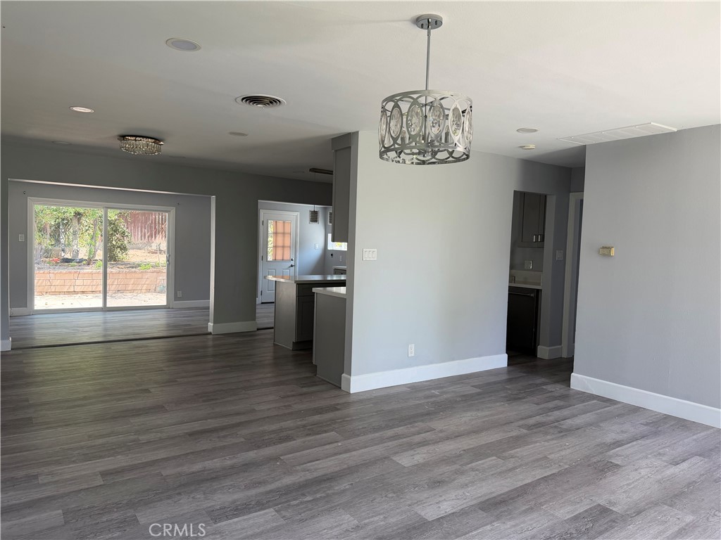 6603 Mitad Court Property Photo 8