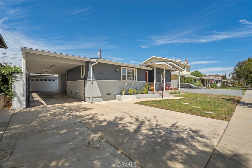 5329 E Flagstone Street Property Photo 3