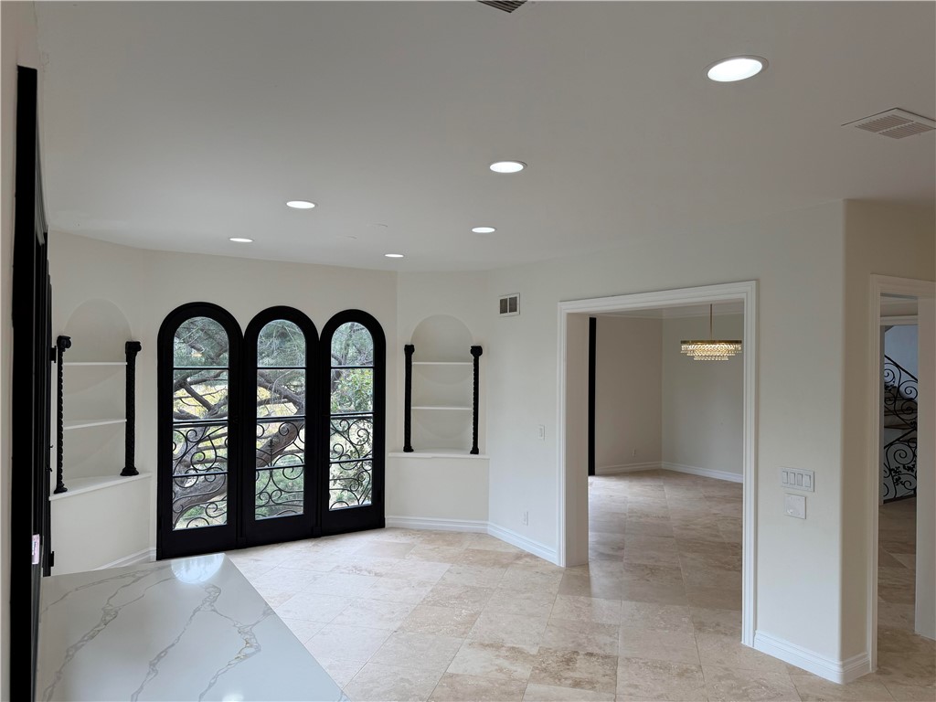 1301 N Beverly Property Photo 7