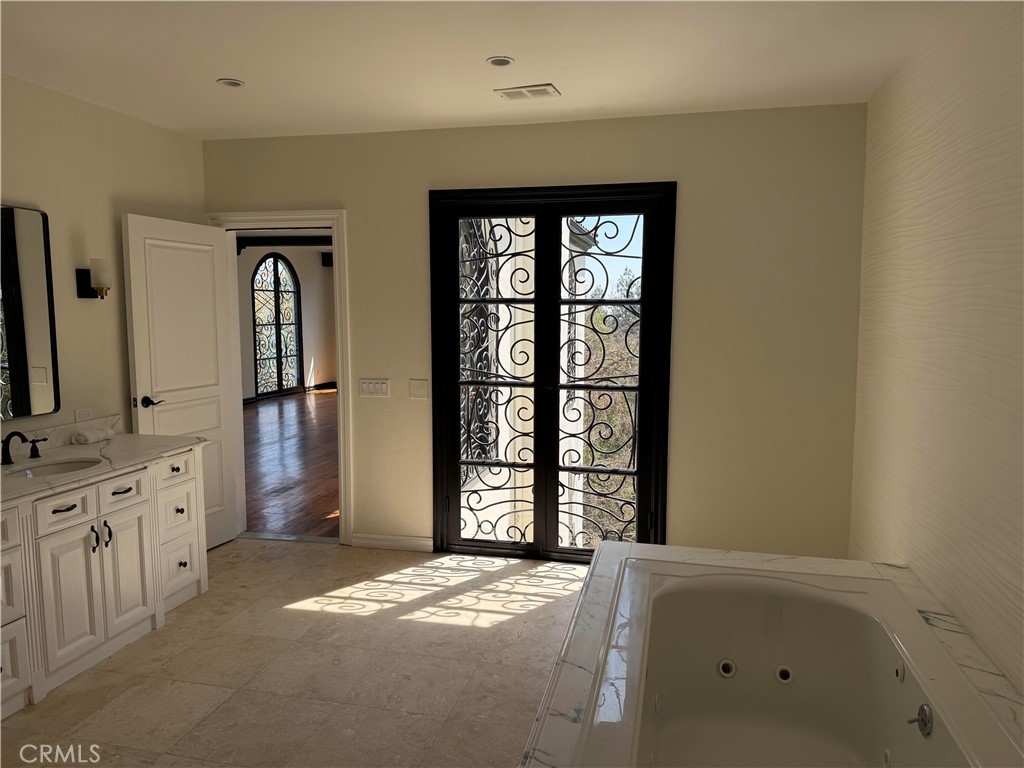 1301 N Beverly Property Photo 15