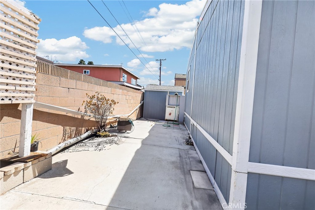 11301 Euclid Street 22 Property Photo 7