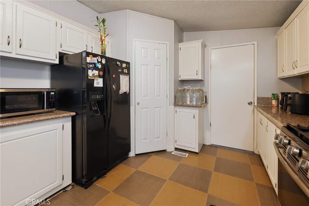 11301 Euclid Street 22 Property Photo 24