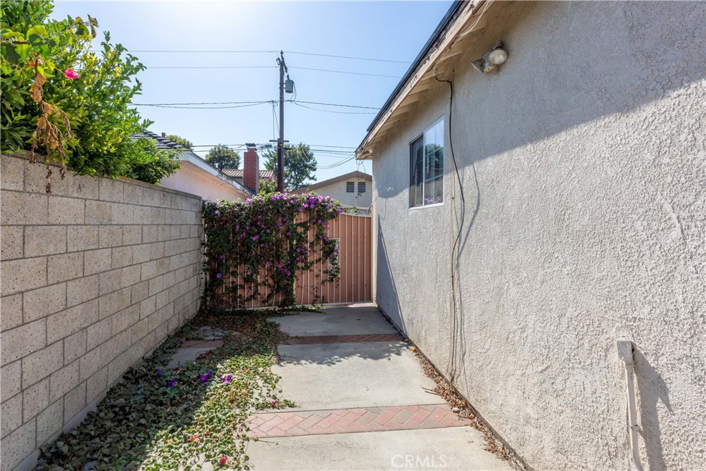 4445 Sunfield Property Photo 4