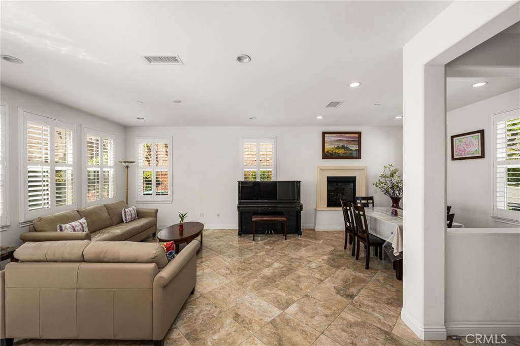 2748 E Coalinga Property Photo 5