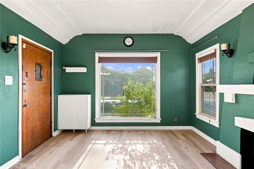 2390 Oregon Property Photo 10