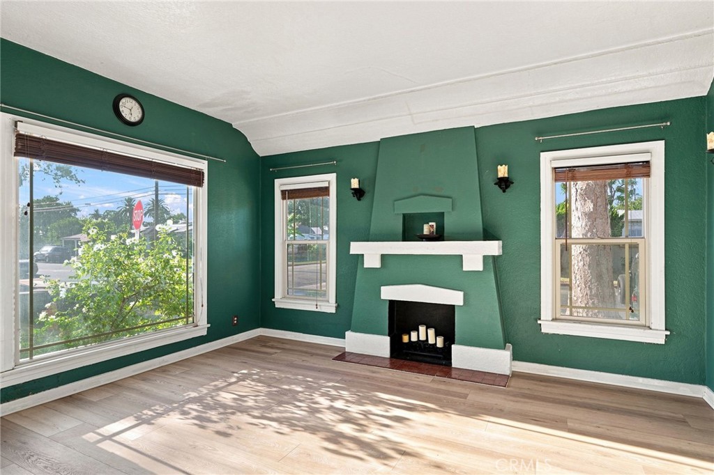 2390 Oregon Property Photo 11