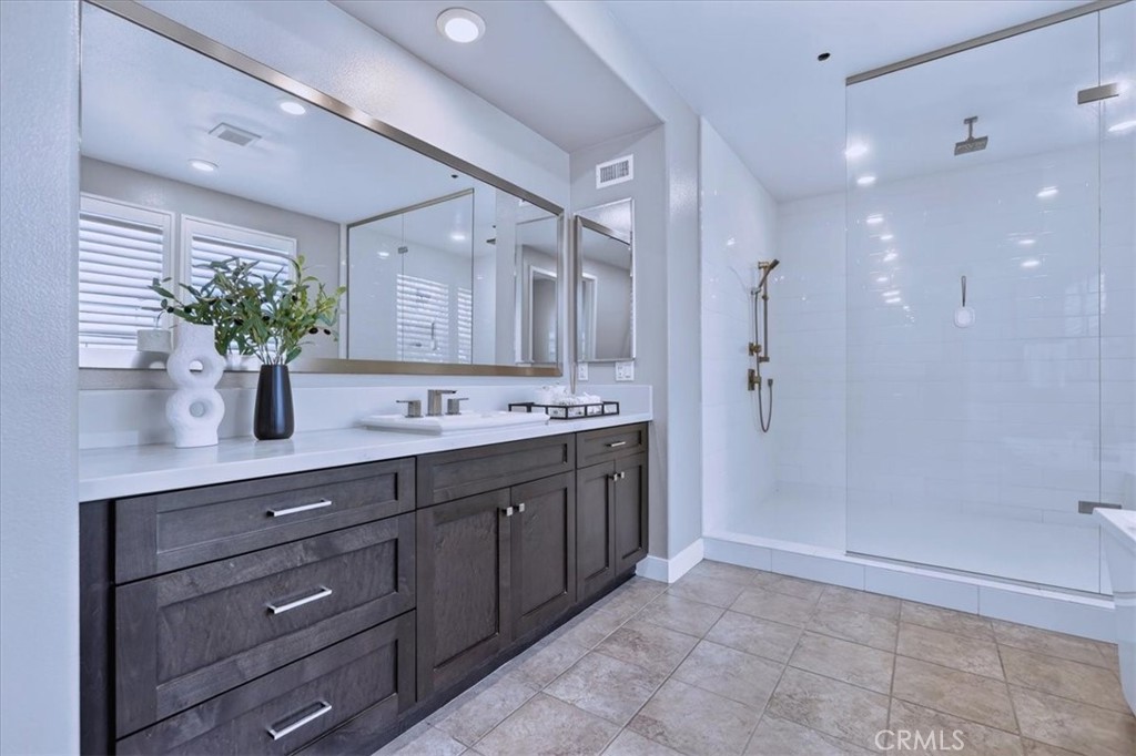 168 Crossover Property Photo 37