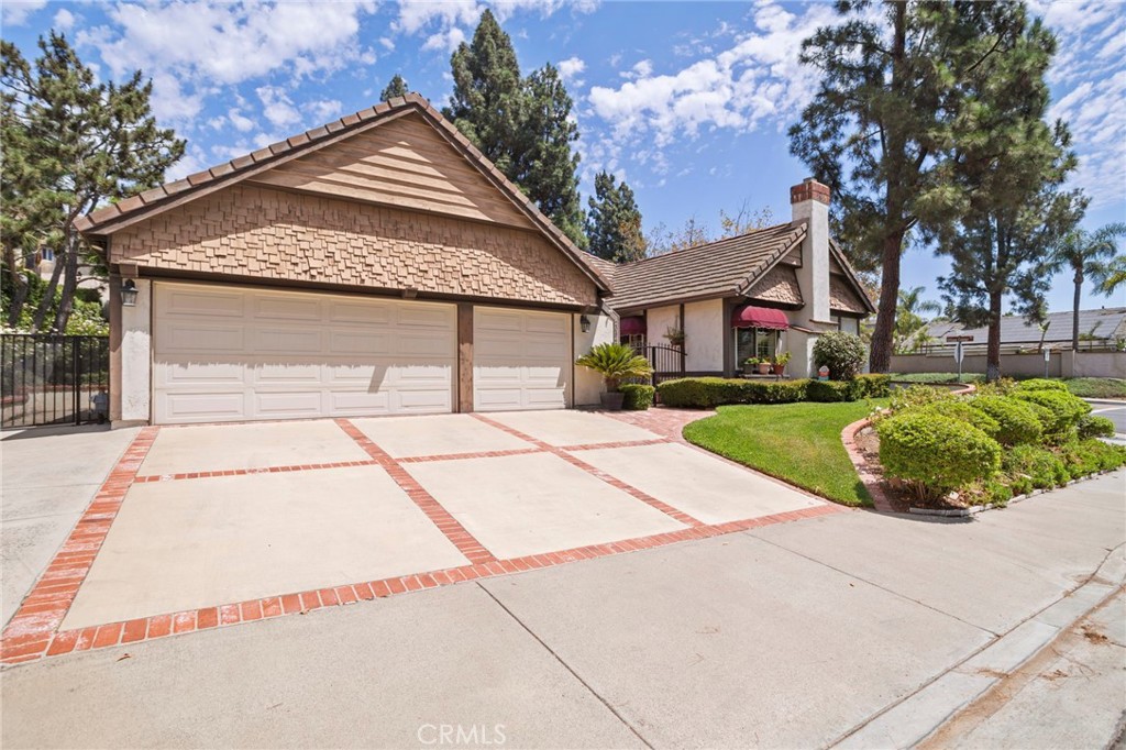 20547 Manzanita Avenue Property Photo 4