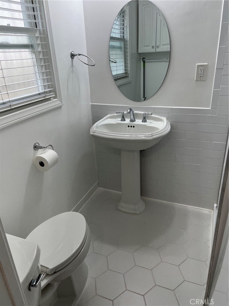 2225 E 2nd 5 Property Photo 12