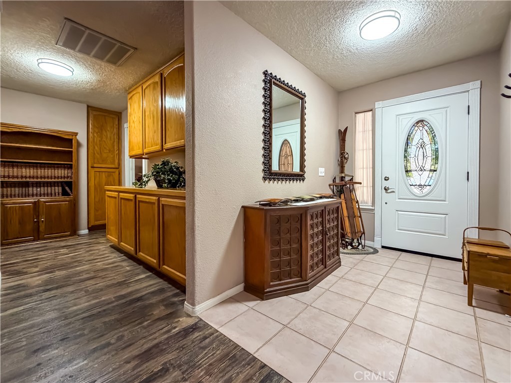 10011 Solano Property Photo 15