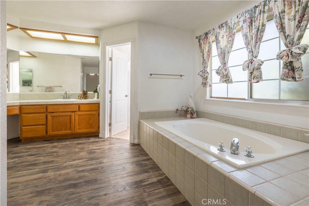 10011 Solano Property Photo 32