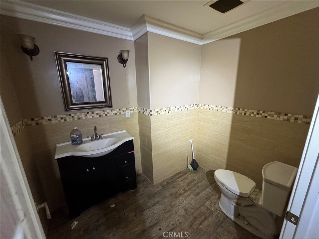 200 N Brookhurst Property Photo 7
