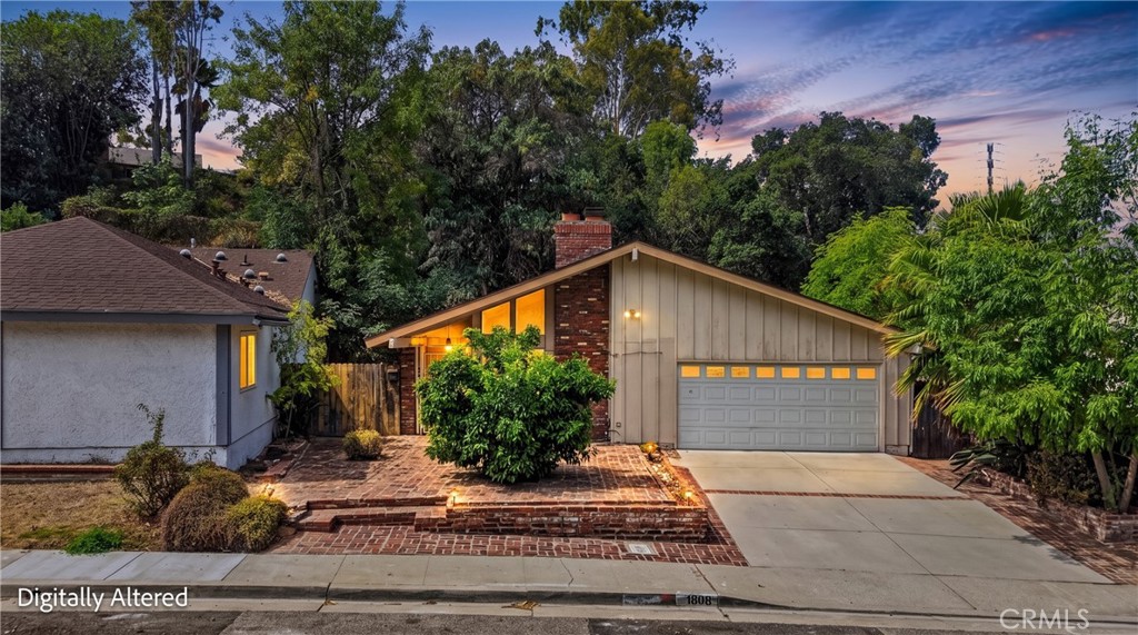 1808 E Woodgate Property Photo 1