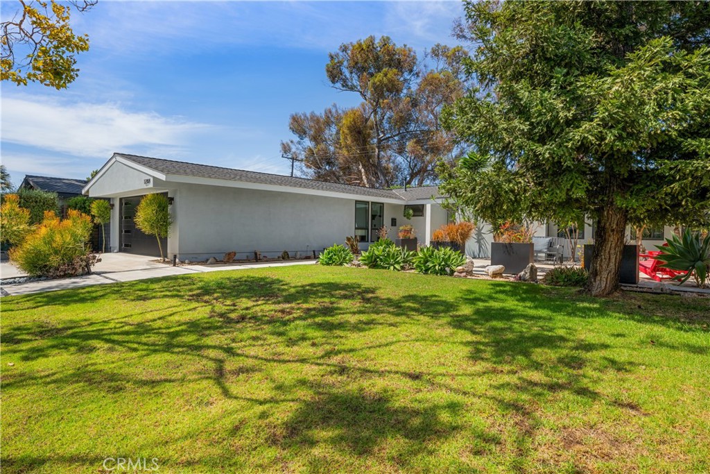12391 Martha Ann Property Photo 5