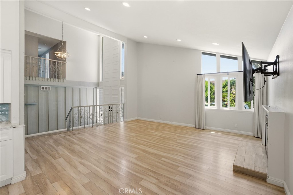 1618 Salmon Property Photo 8