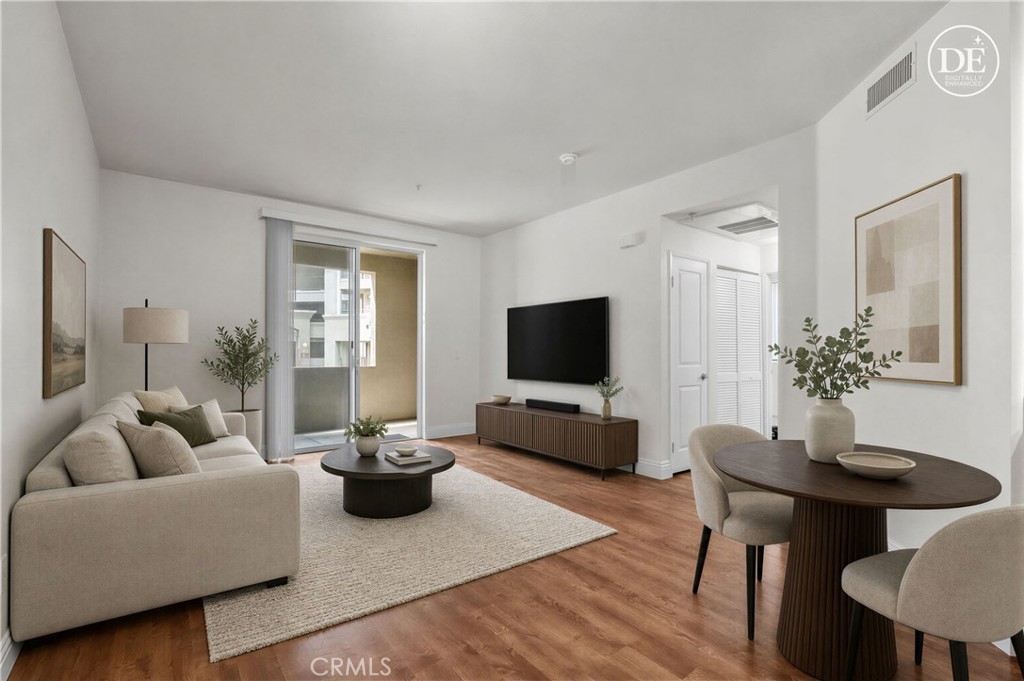 2108 Scholarship Property Photo 1