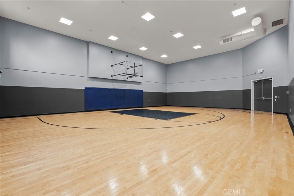 2108 Scholarship Property Photo 14