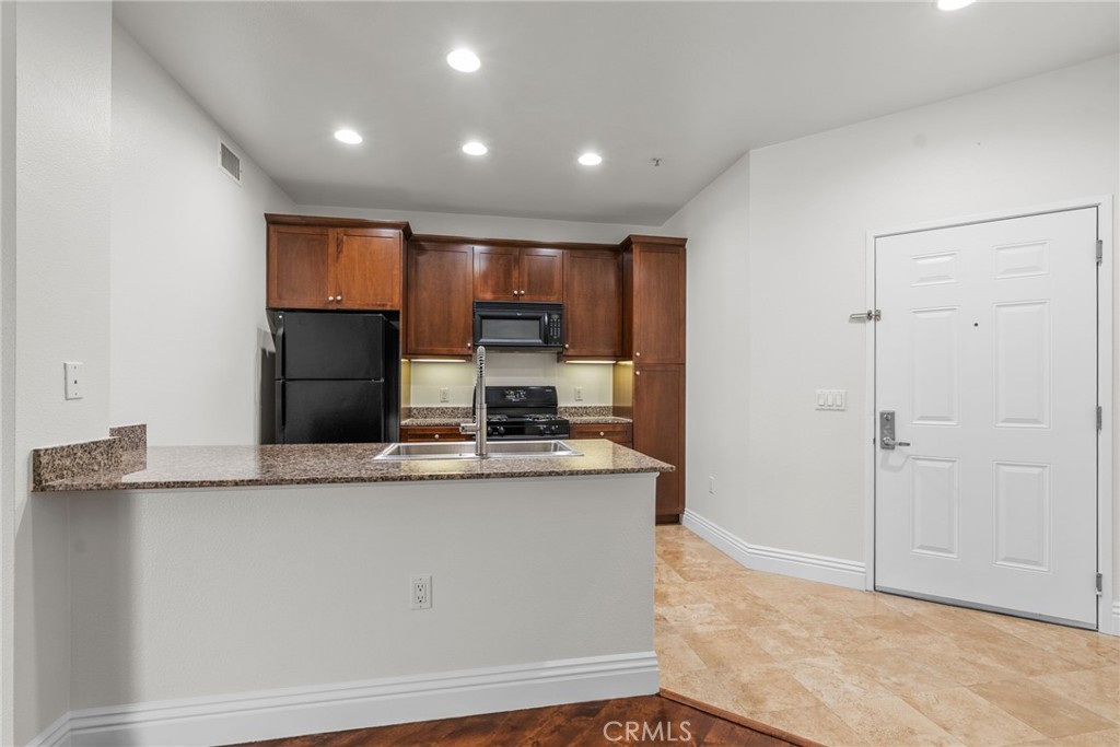 2108 Scholarship Property Photo 25