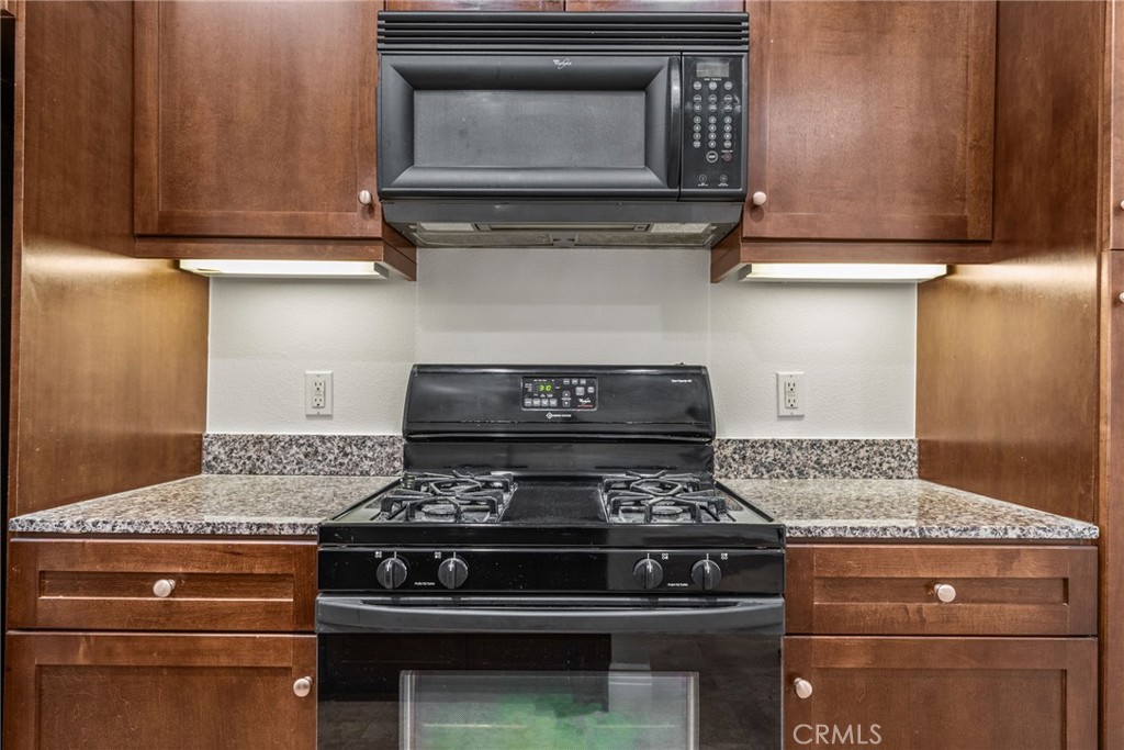 2108 Scholarship Property Photo 28