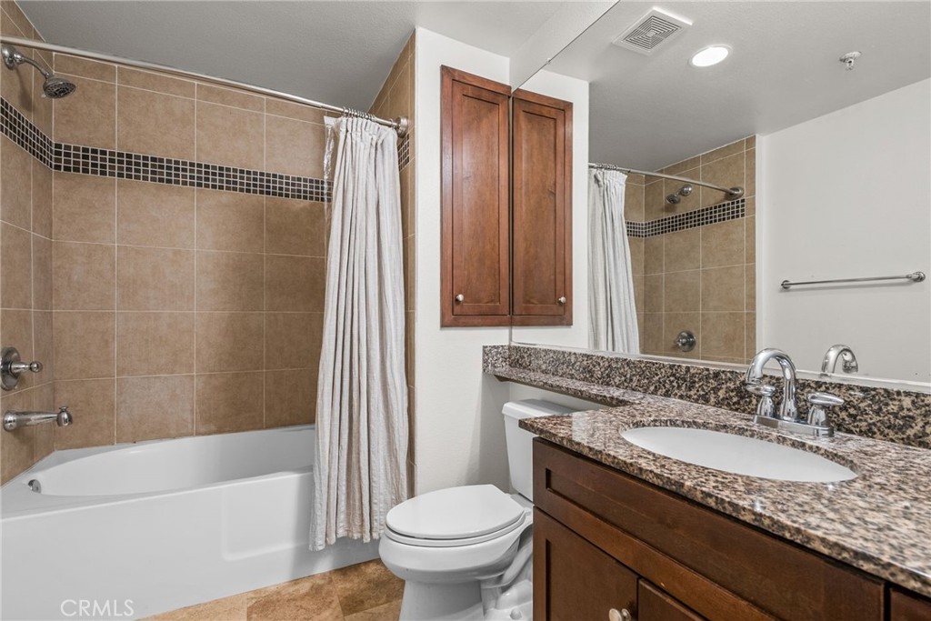 2108 Scholarship Property Photo 30