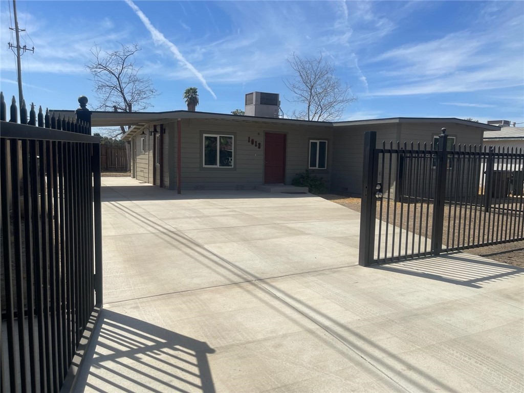 1013 Delfino Property Photo 1