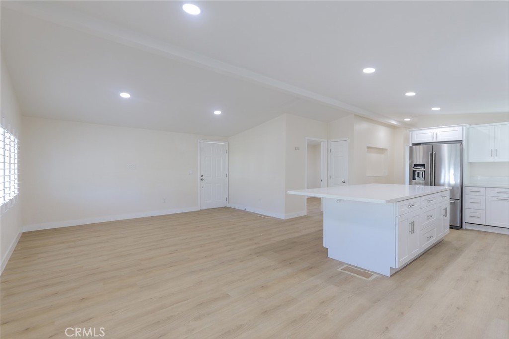 7051 Ellis Avenue 40 Property Photo 11