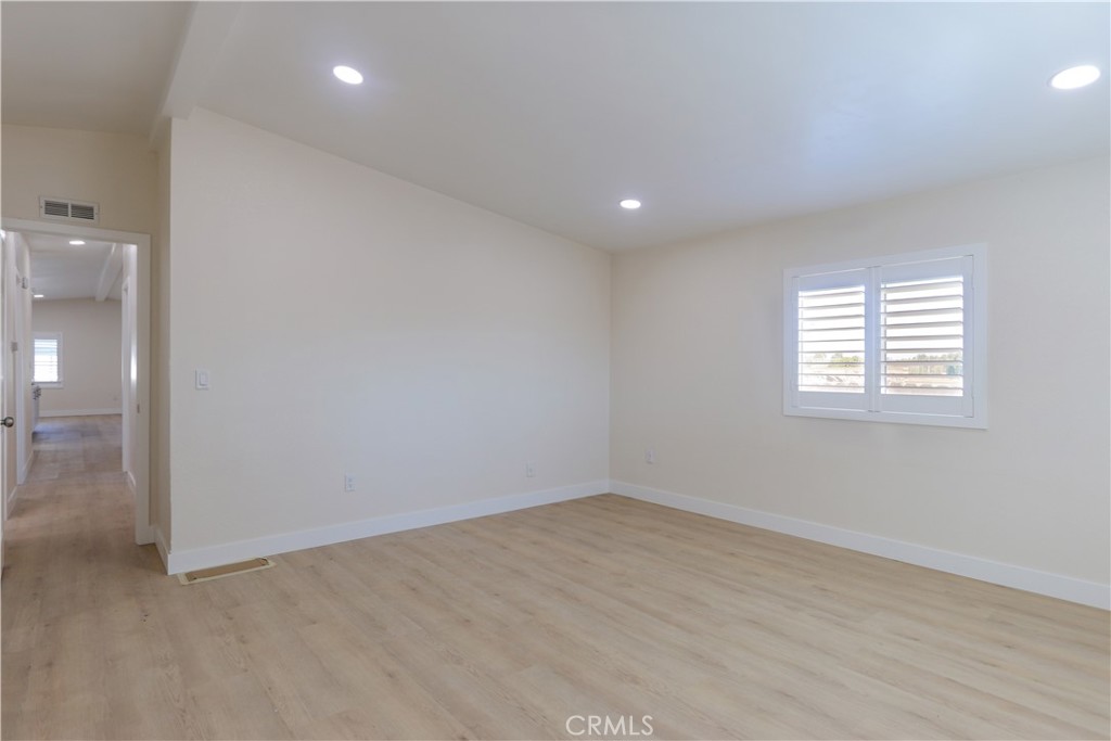 7051 Ellis Avenue 40 Property Photo 12