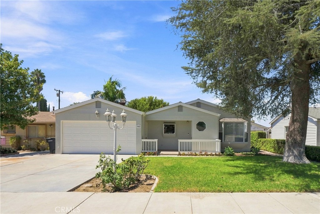 942 N Wanda Property Photo