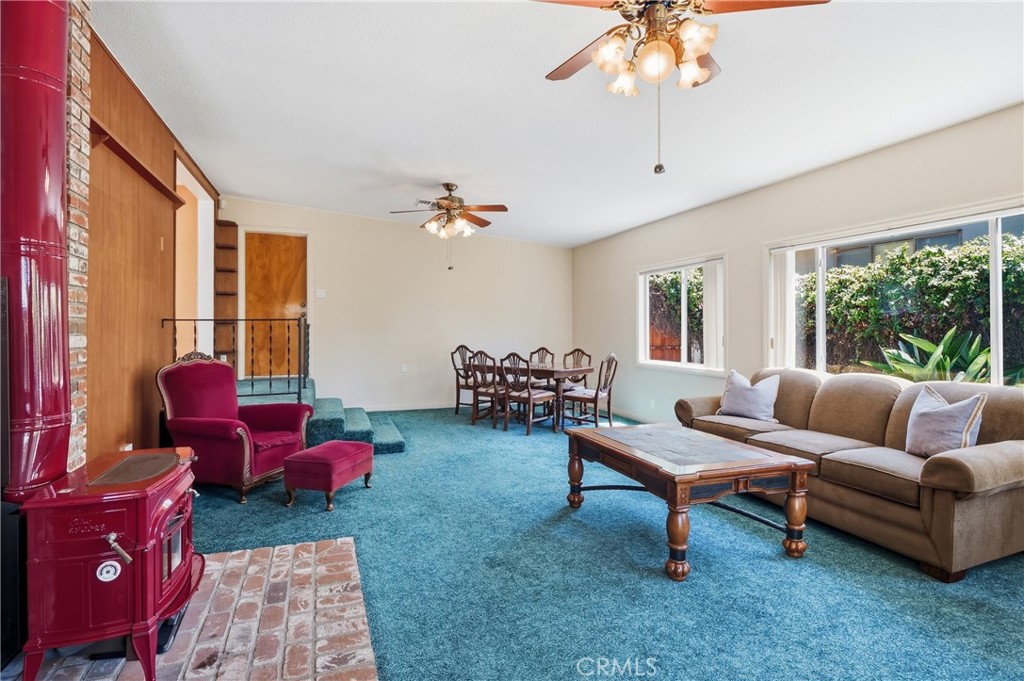 942 N Wanda Property Photo 8