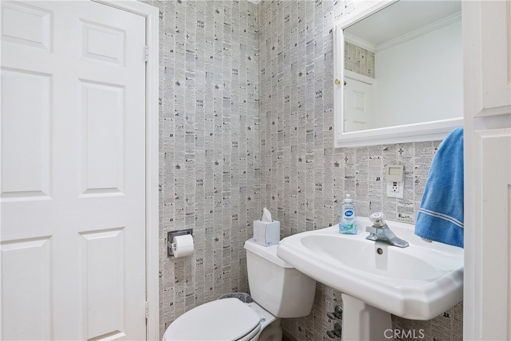 942 N Wanda Property Photo 16