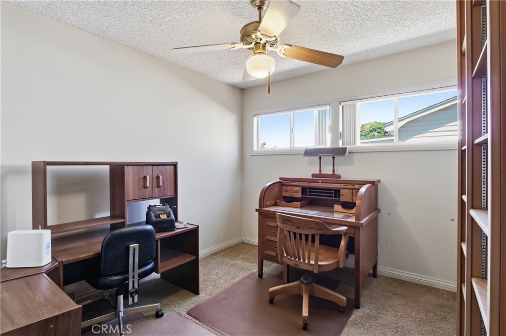 942 N Wanda Property Photo 17