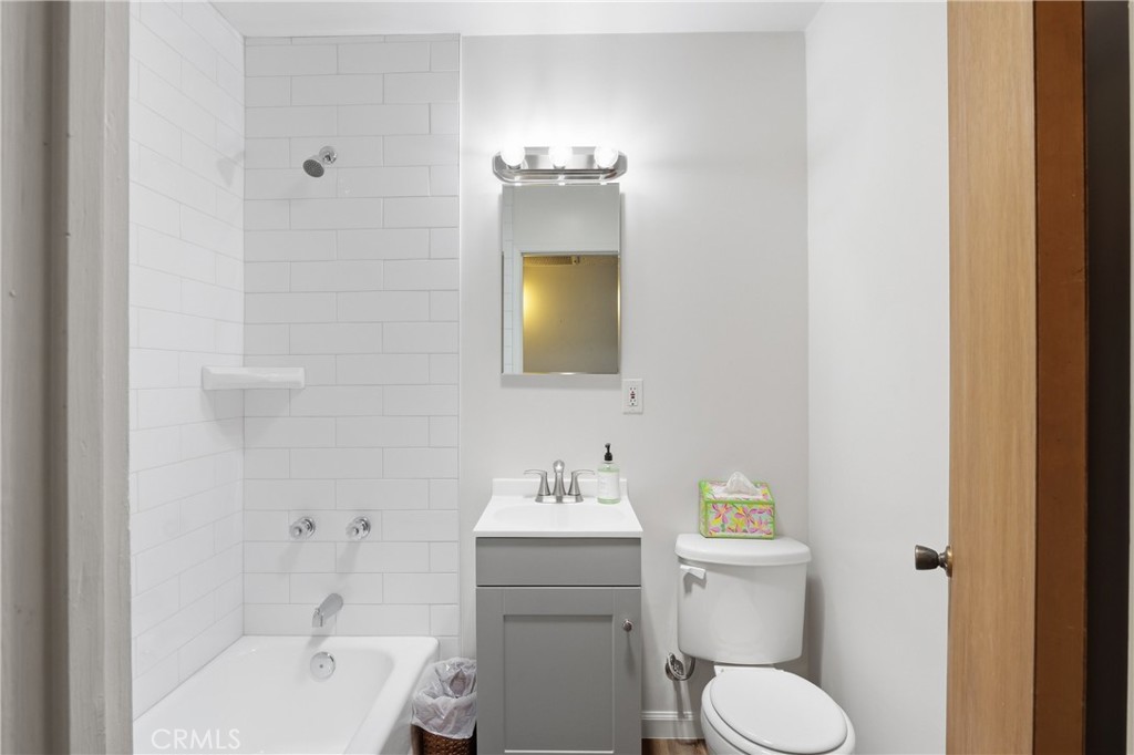942 N Wanda Property Photo 18