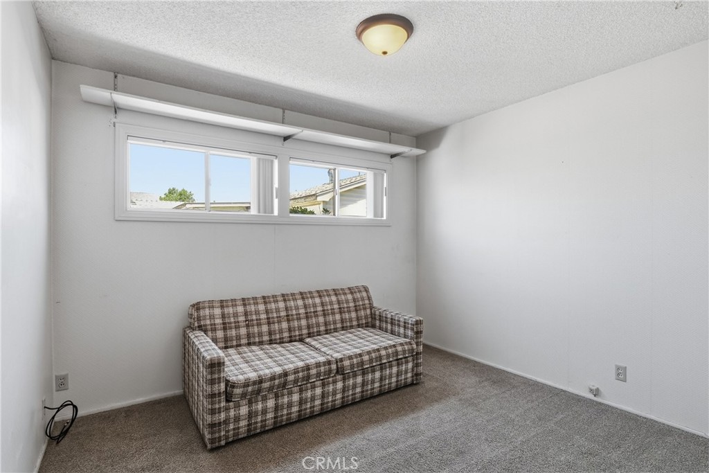 942 N Wanda Property Photo 19